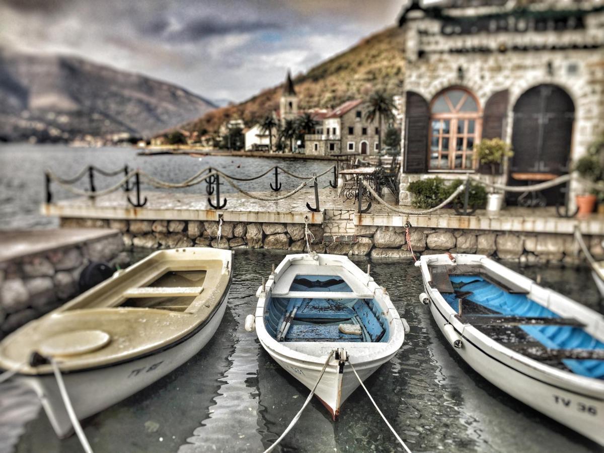 Fides Stylish Apartments Tivat With Pool Buitenkant foto