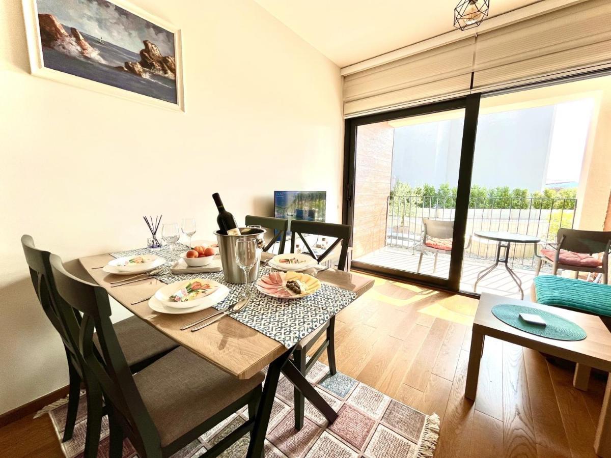 Fides Stylish Apartments Tivat With Pool Buitenkant foto
